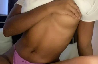 Jeune salope renoie cherche homme de Marseille pour plan sexe hard