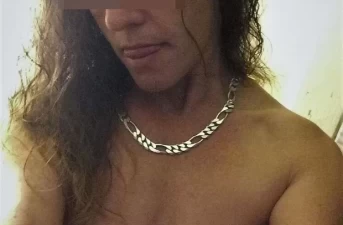 Plan hot avec une milf qui cherche un jeune mec bien membré de Saint-Nazaire